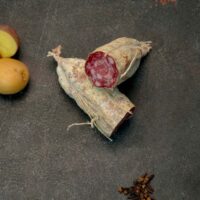 Salame di suino al formaggio